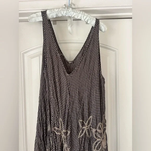 XCVI Gingham Asymmetrical Hem Maxi Dress W Embroidered Flowers XL - Picture 3 of 6